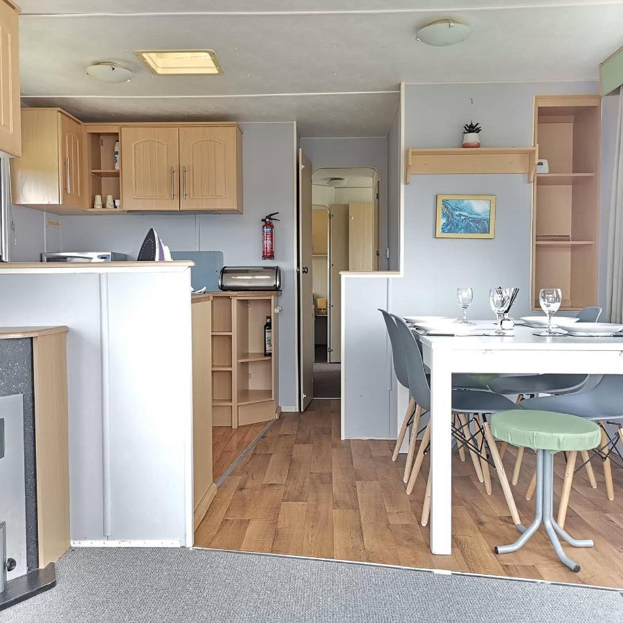 No99 Static Caravan Widemouth Fields 3 Mins From Beach Hotel Poundstock Buitenkant foto