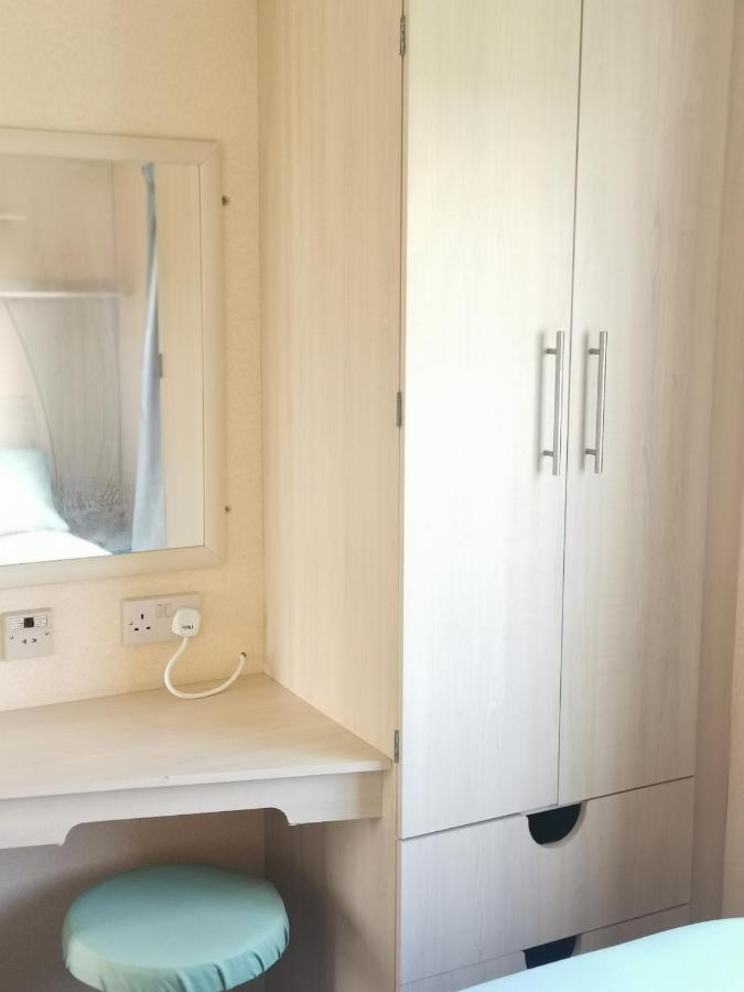 No99 Static Caravan Widemouth Fields 3 Mins From Beach Hotel Poundstock Buitenkant foto